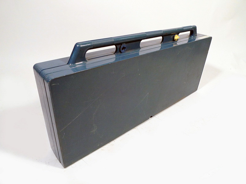 conjunto maleta pic-nic plastico aluminio 68x138x86 mesa 66x86 maleta 33x86x10 (18eu.) 1u